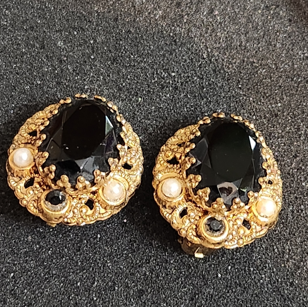 Vintage West Germany Gold Tone Faceted Glass Faux Pearl Clip On Earrings